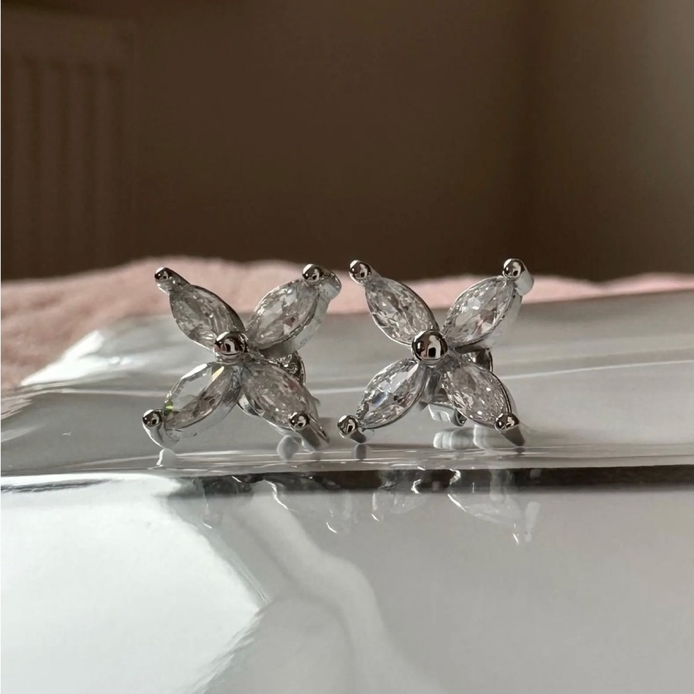 Flower earrings